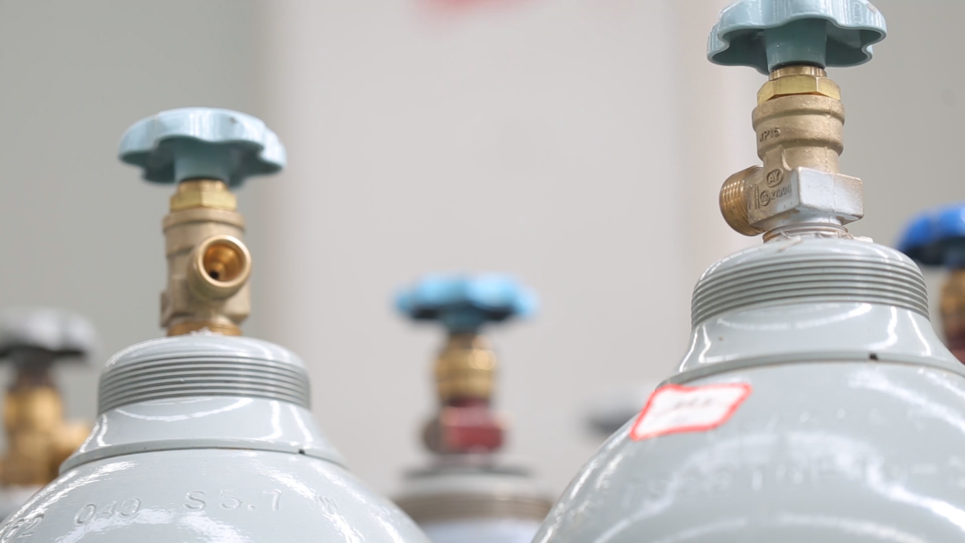 Safety management of standard gas distrib...