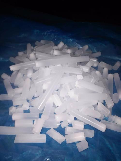 Dry ice is applied to cleaning technology