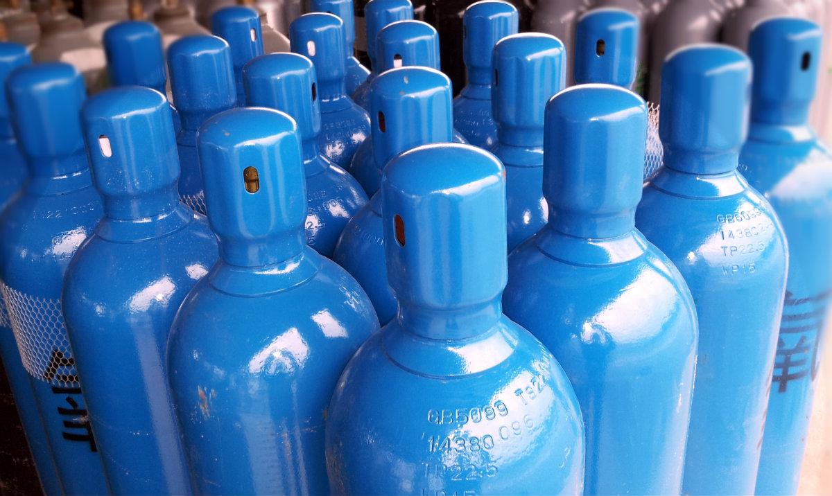 The manufacture of high purity oxygen