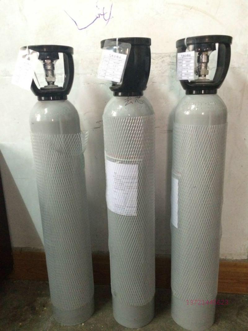 Blending techniques for standard gases